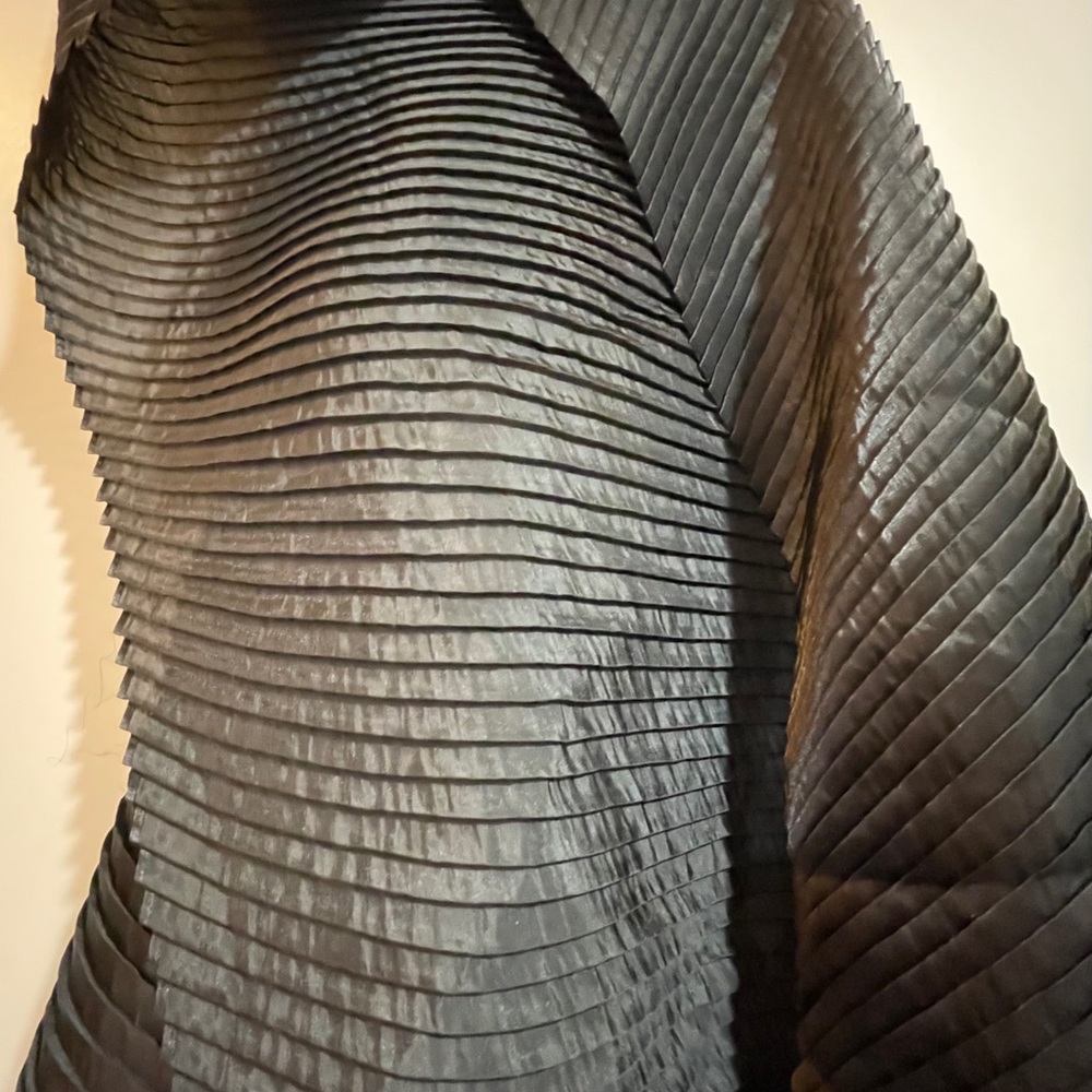 NWT CALVIN KLEIN Pleated Black SHAWL SCARF